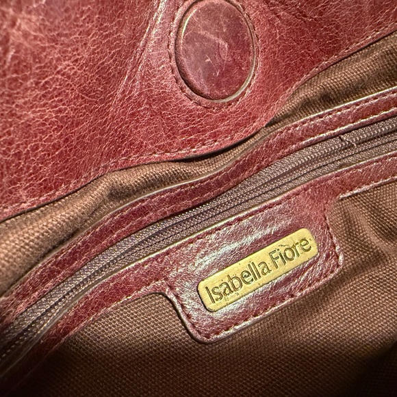 Isabella Fiore gorgeous colors and amazing leather work…detailed beading. - Picture 4 of 7